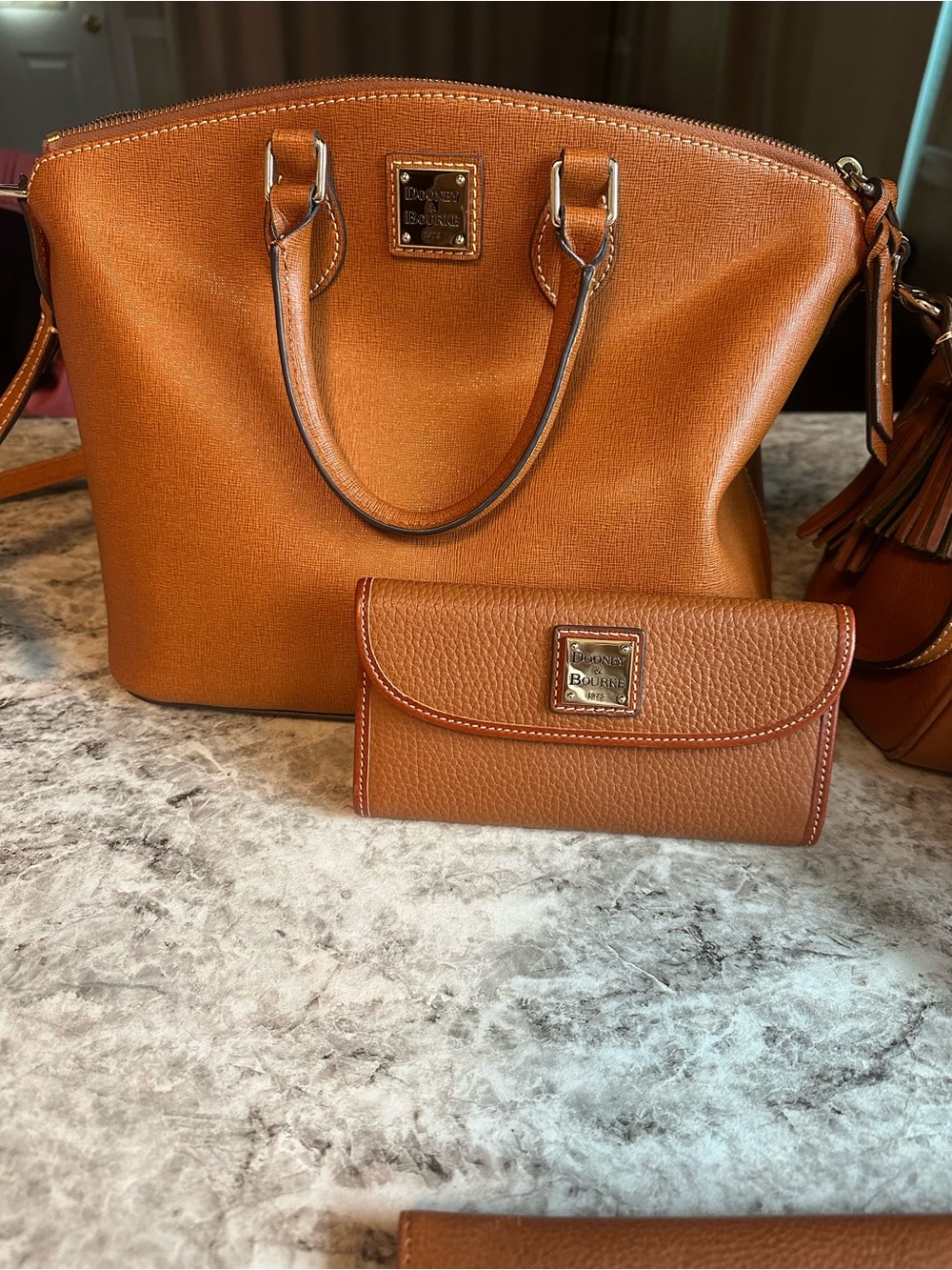 DOONEY & BOURKE PENROSE SUKI CROSSBODY !